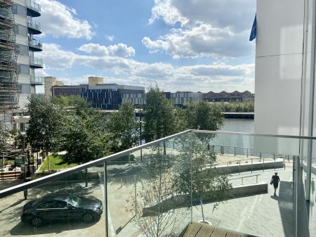 2 bedroom Flat to let in Blue, Media City UK, Salford Quays, Salford, M50
