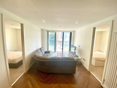 2 bedroom Flat to let in Blue, Media City UK, Salford Quays, Salford, M50