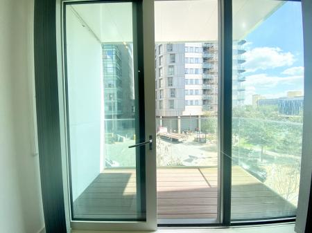 2 bedroom Flat to let in Blue, Media City UK, Salford Quays, Salford, M50