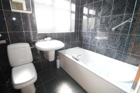 2 bedroom Flat to let in Harboro Grove, Sale, M33