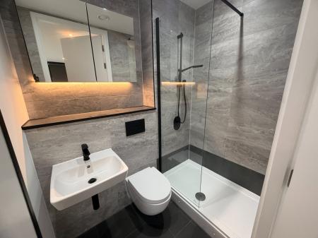 2 bedroom Penthouse to let in Marlstone Ave, Salford, M3