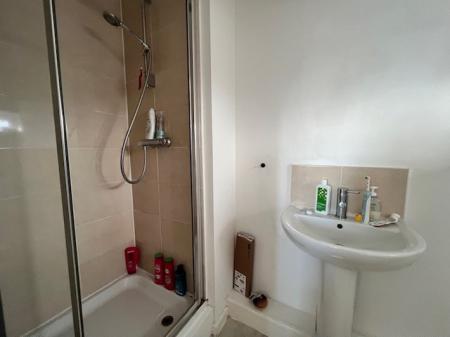 2 bedroom Flat to let in 1a Elmira Way, Salford Quays, Salford, M5