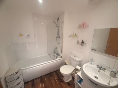 2 bedroom Flat to let in Christie Lane, Salford, M7