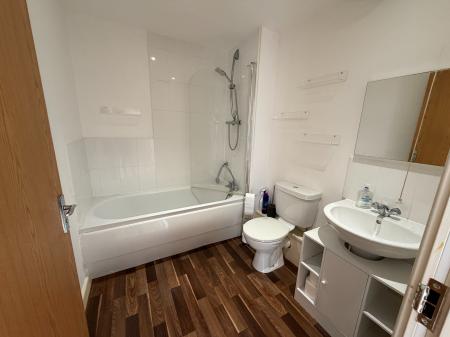 2 bedroom Flat to let in Christie Lane, Salford, M7