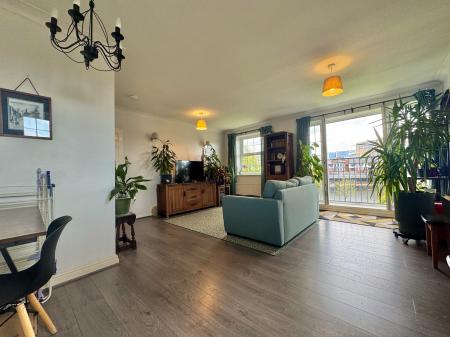 2 bedroom Flat for sale in The Quays, Salford Quays, Salford, M50