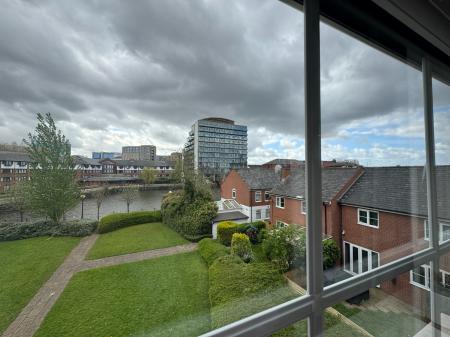 2 bedroom Flat for sale in The Quays, Salford Quays, Salford, M50