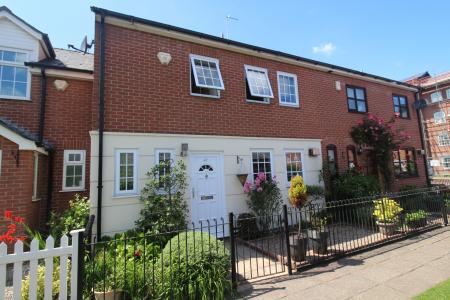 3 bedroom Mews house to let in Merchants Quay, Salford Quays, Salford, M50