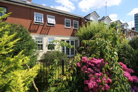 3 bedroom Mews house to let in Merchants Quay, Salford Quays, Salford, M50