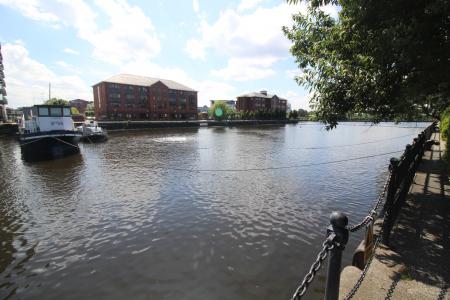 3 bedroom Mews house to let in Merchants Quay, Salford Quays, Salford, M50