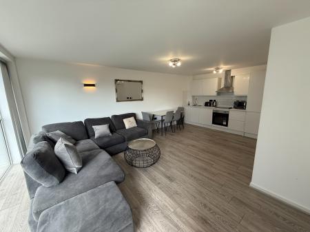 1 bedroom Flat to let in South Hall St, Salford, M5