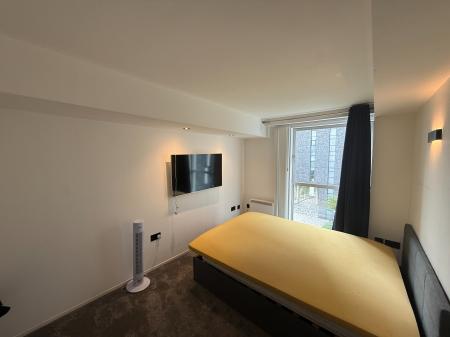 1 bedroom Flat to let in South Hall St, Salford, M5