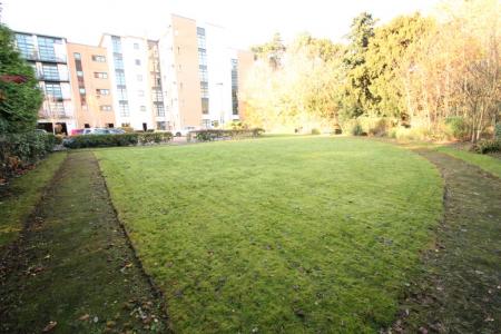 2 bedroom Flat to let in 196 Altrincham Road, Wythenshawe, Manchester, M22