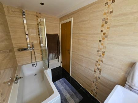 4 bedroom Semi-detached house to let in Cape Street, Withington, Manchester, M20