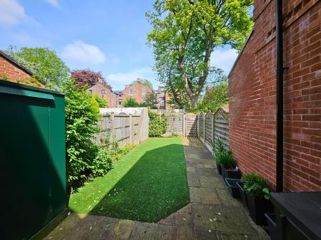 4 bedroom Semi-detached house to let in Cape Street, Withington, Manchester, M20