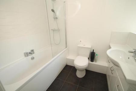 2 bedroom Flat to let in Welman Way, Altrincham, WA15