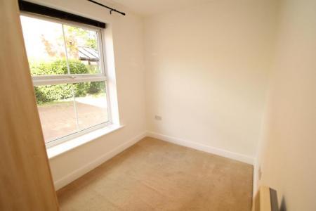 2 bedroom Flat to let in Welman Way, Altrincham, WA15