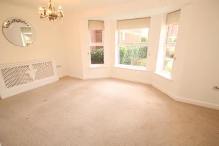 2 bedroom Flat to let in Welman Way, Altrincham, WA15