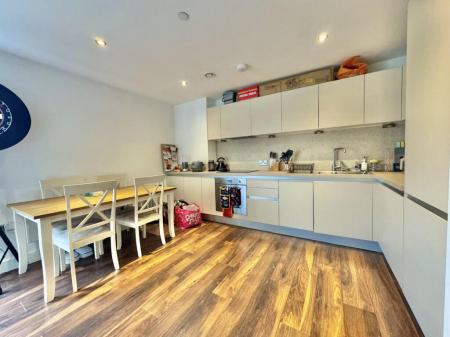 2 bedroom Apartment for sale in Rivergate House (Block A), Wilburn Basin, M5