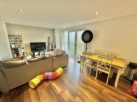 2 bedroom Apartment for sale in Rivergate House (Block A), Wilburn Basin, M5