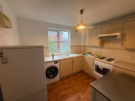 2 bedroom Flat to let in Georgette Drive, Salford, M3