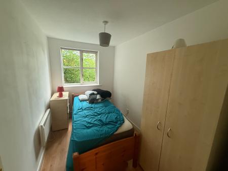 2 bedroom Flat to let in Georgette Drive, Salford, M3