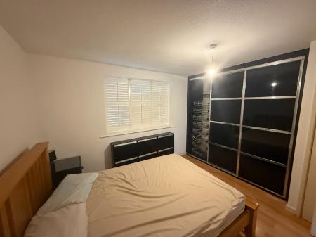 2 bedroom Flat to let in Georgette Drive, Salford, M3
