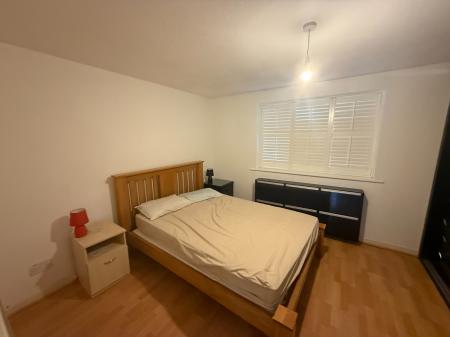 2 bedroom Flat to let in Georgette Drive, Salford, M3