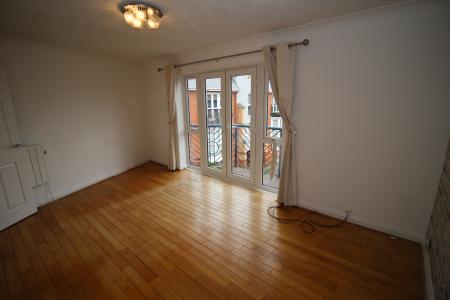 2 bedroom Flat to let in Vancouver Quay, Salford Quays, Salford, M50