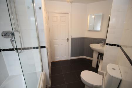 2 bedroom Flat to let in Vancouver Quay, Salford Quays, Salford, M50