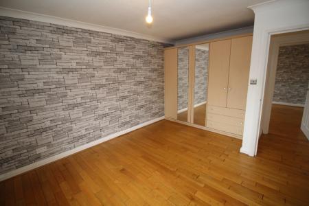 2 bedroom Flat to let in Vancouver Quay, Salford Quays, Salford, M50
