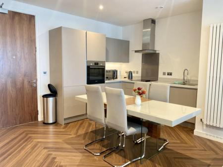 2 bedroom Flat to let in Blue, Media City UK, Salford Quays, Salford, M50