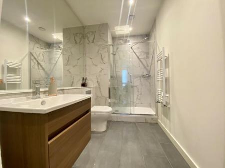 2 bedroom Flat to let in Blue, Media City UK, Salford Quays, Salford, M50
