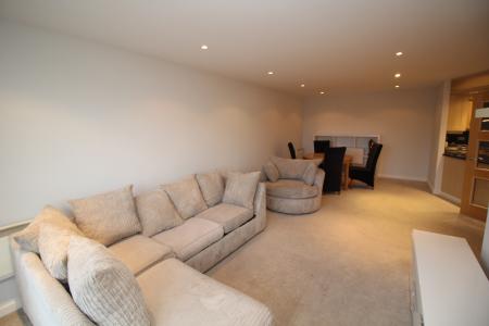 2 bedroom Flat to let in The Quays, Salford Quays, Salford, M50