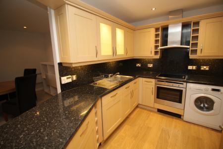 2 bedroom Flat to let in The Quays, Salford Quays, Salford, M50