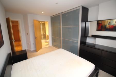 2 bedroom Flat to let in The Quays, Salford Quays, Salford, M50