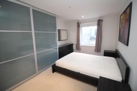 2 bedroom Flat to let in The Quays, Salford Quays, Salford, M50