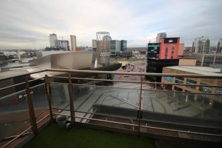 2 bedroom Flat to let in The Quays, Salford Quays, Salford, M50