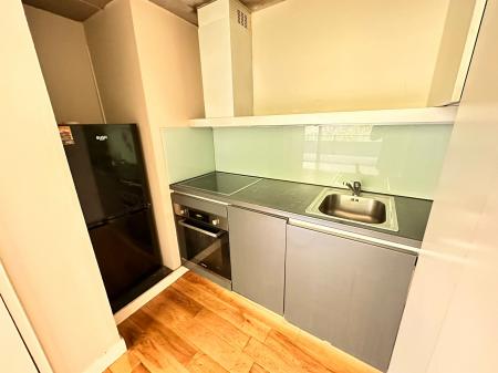 2 bedroom Flat to let in Woodfield Road, Altrincham, WA14