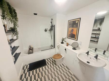 2 bedroom Flat for sale in Madison Court, Salford, M50