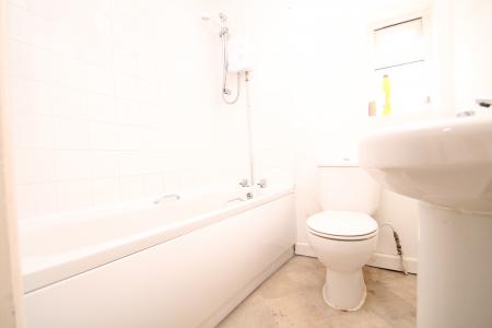 2 bedroom Terraced House to let in Howells Avenue, Sale, M33
