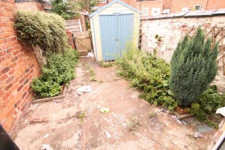 2 bedroom Terraced House to let in Howells Avenue, Sale, M33