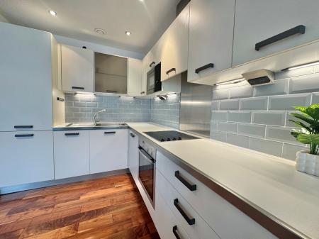 2 bedroom Flat to let in Clowes Street, Salford, M3