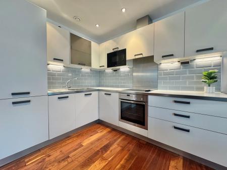 2 bedroom Flat to let in Clowes Street, Salford, M3