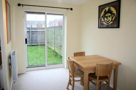 3 bedroom Flat to let in Velour Close, Salford, M3
