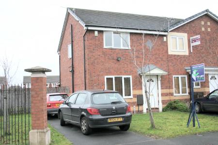 3 bedroom Flat to let in Velour Close, Salford, M3