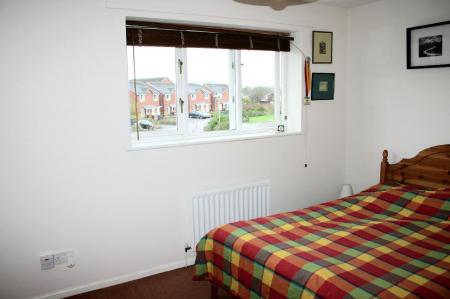 3 bedroom Flat to let in Velour Close, Salford, M3
