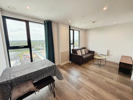 1 bedroom Flat to let in 3 MediaCity UK, Salford Quays, Salford, M50