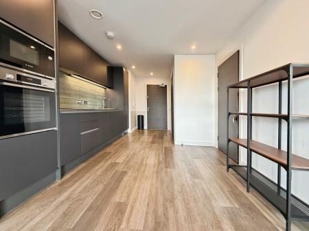 1 bedroom Flat to let in 3 MediaCity UK, Salford Quays, Salford, M50