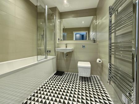 1 bedroom Flat to let in 3 MediaCity UK, Salford Quays, Salford, M50