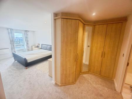 2 bedroom Flat to let in The Quays, Salford Quays, Salford, M50